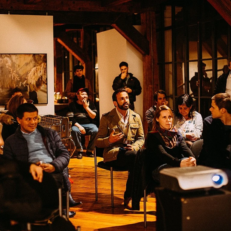 Optimiser l'espace de travail avec des cloisons de bureau autoportantes et modulables